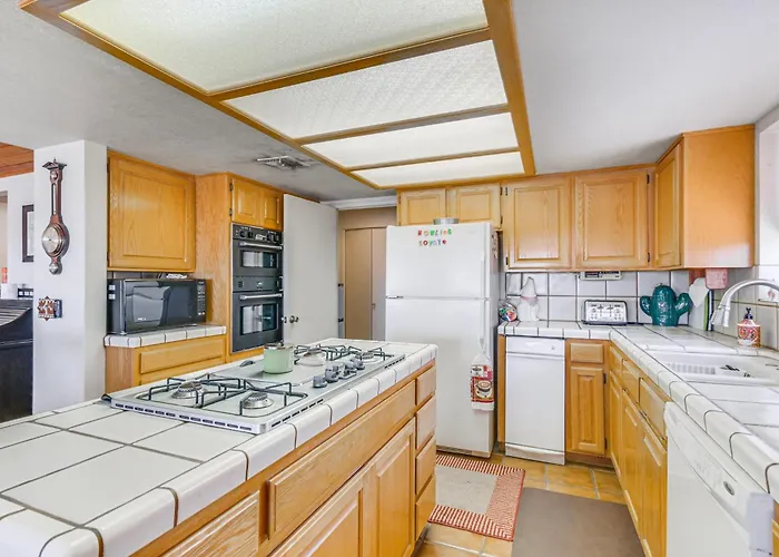 Holiday home Bullhead W/ Views, Close To Mohave!
